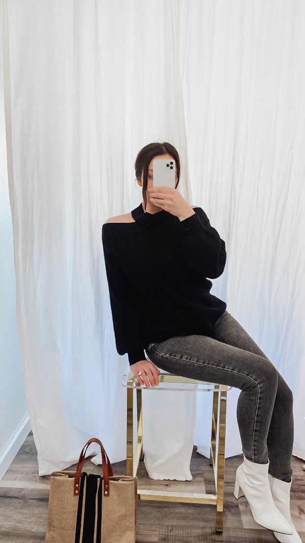 JENNA. NYC Sweater - Black